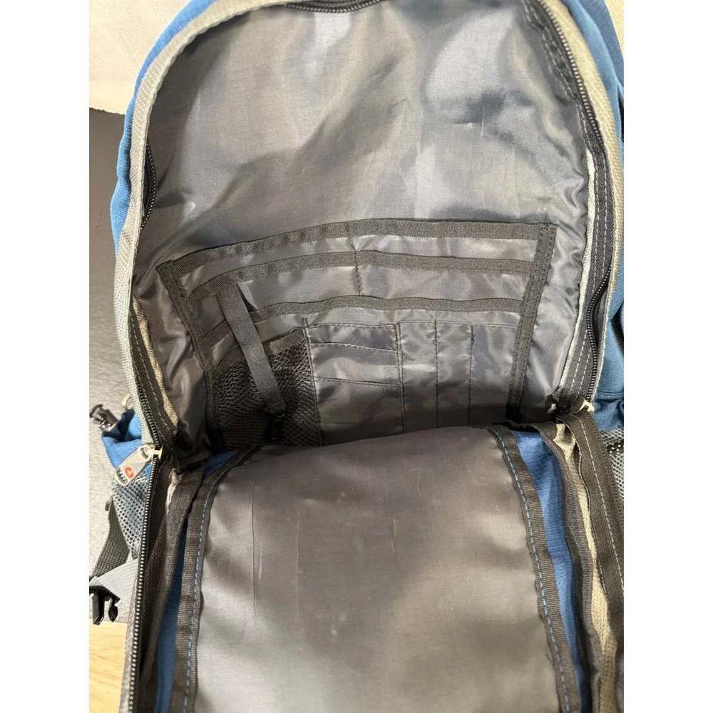 Hi-Tec Backpack Unisex Large Blue Senoran Infinity Series Hiking Gear HT3081-N